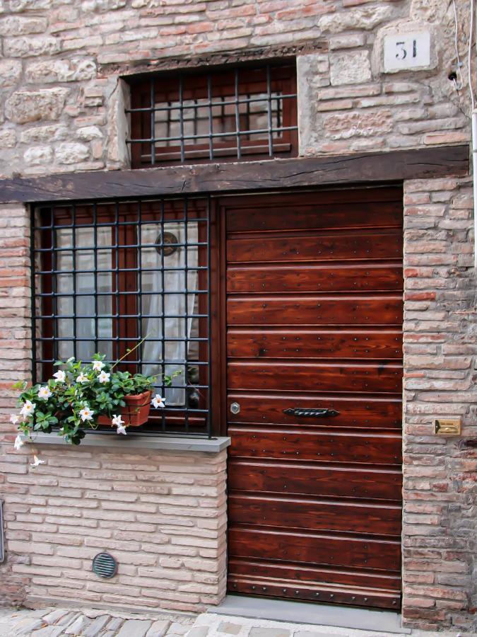 Casa Armanni - La Tua Casa Di Pietra Apartamento Gubbio Exterior foto