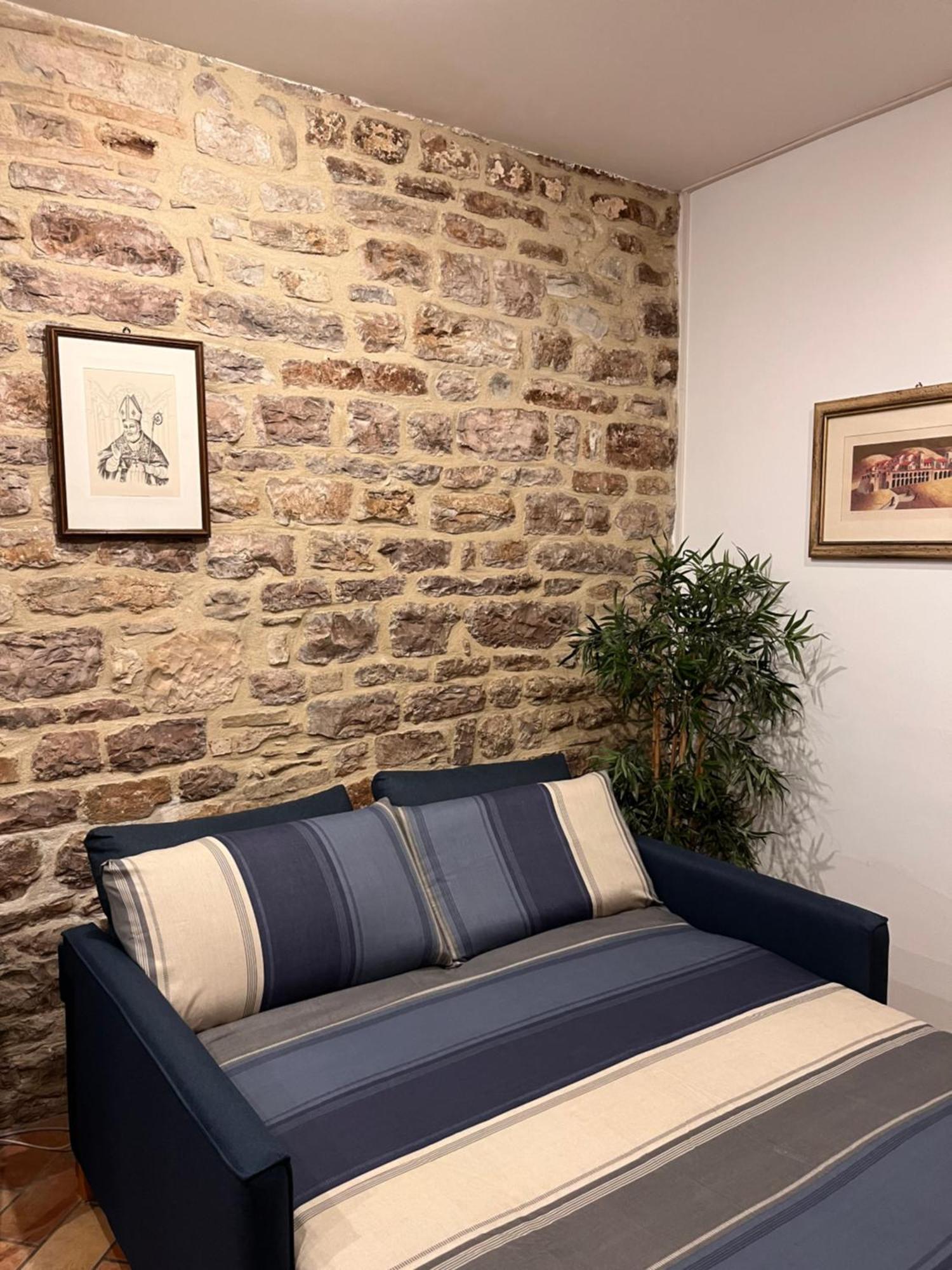 Casa Armanni - La Tua Casa Di Pietra Apartamento Gubbio Exterior foto